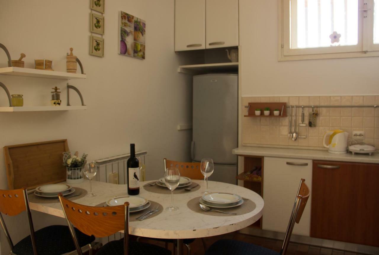 Studio Apartman Dida Bozo 塞尼 外观 照片