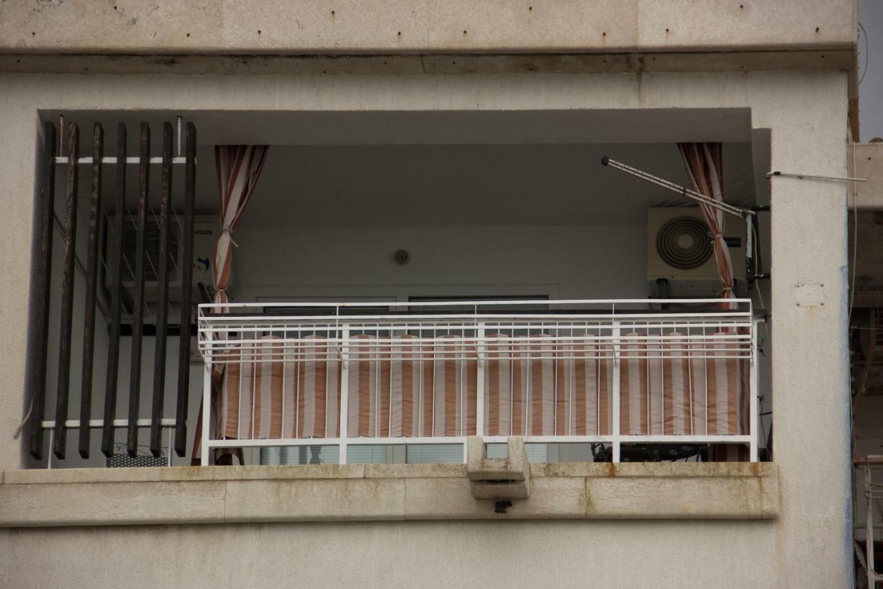 Studio Apartman Dida Bozo 塞尼 外观 照片