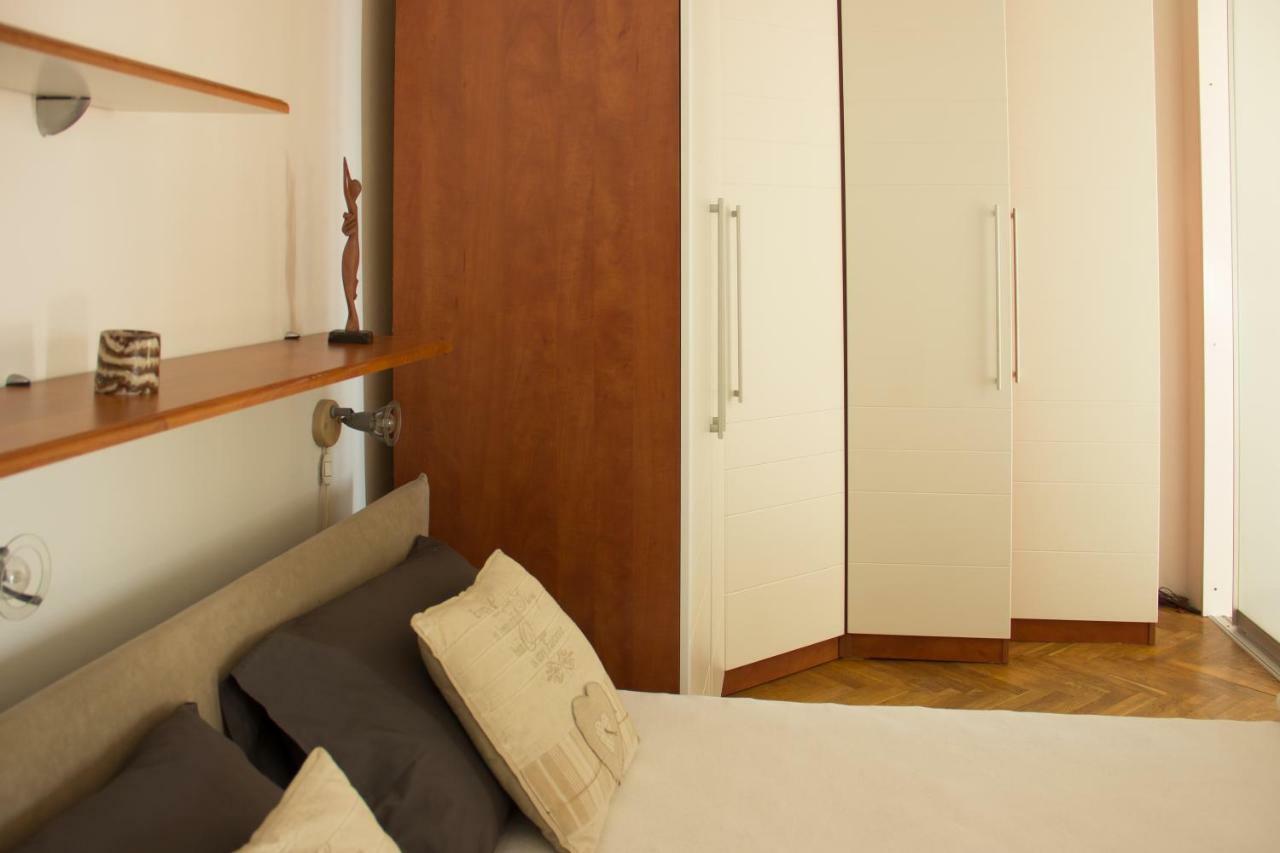 Studio Apartman Dida Bozo 塞尼 外观 照片