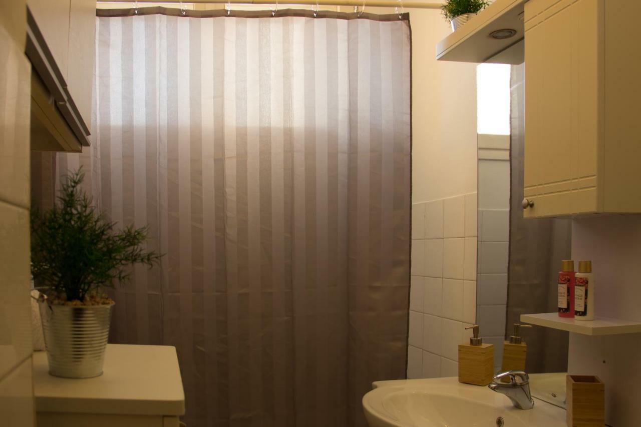 Studio Apartman Dida Bozo 塞尼 外观 照片