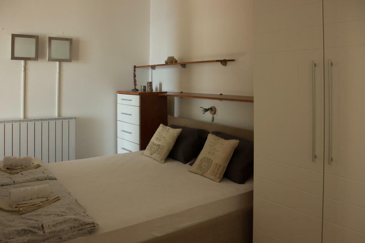 Studio Apartman Dida Bozo 塞尼 外观 照片